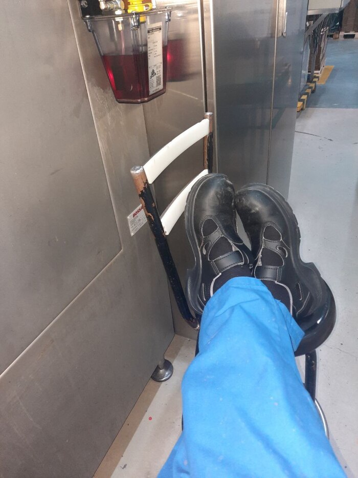 Флешмоб работящих бездельников) Работа, Обед, Перерыв, Отдых, Юмор, Строительство, Торговля, Профессия, Длиннопост