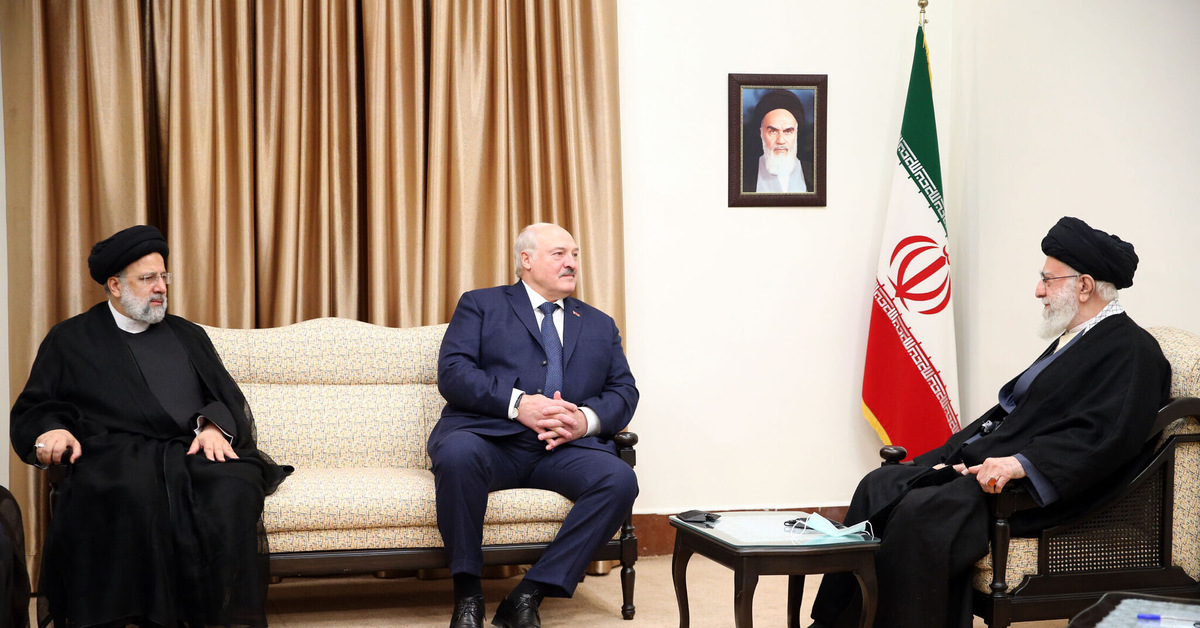 Иран столица тегеран. Карта ирана в цветах флага. Символ на флаге ирана. Иран карта флаг. Белоруссия и иран.