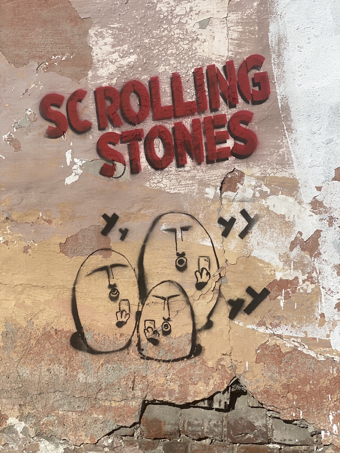 Scrolling stones граффити на стене | Пикабу