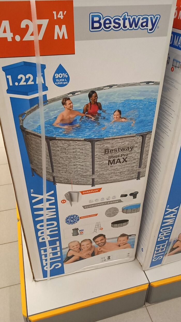 Бассейн голая семья в бане 