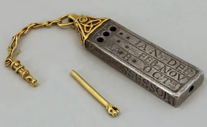 Угадайте, что это такое? Перед вами англо-саксонские «карманные часы» Х века История (наука), Археология, Средневековье, Интересное, Длиннопост Угадайте, что это такое? Перед вами англо-саксонские «карманные часы» Х века История (наука), Археология, Средневековье, Интересное, Длиннопост