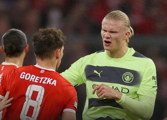 Аха-ха-ха: Холанд не уважает ни соперника, ни футбол. Он пукал каждый раз, когда мы подходили к нему. Он делал это постоянно!!!