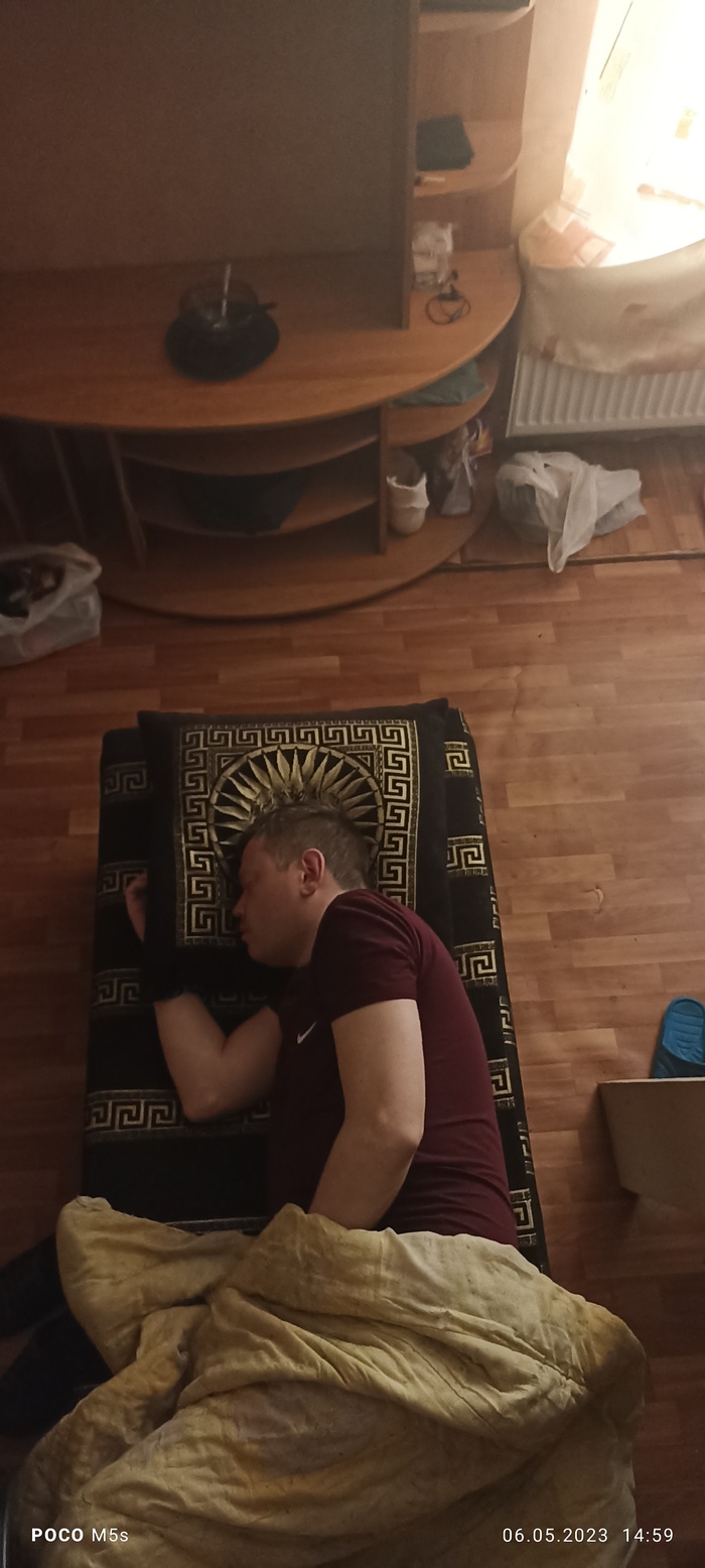 Я ненавижу панк-рок. Сказал он