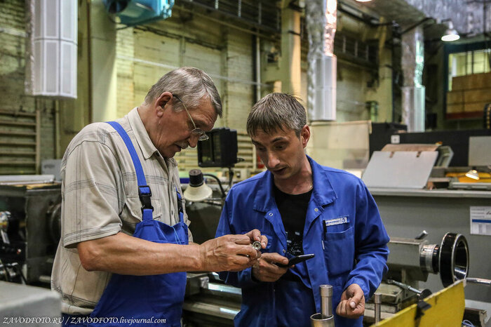 Из серии «Именно они делают Россию великой» / снято мной на ОКБ «Гидропресс»