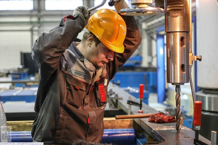 Из серии «Именно они делают Россию великой» / снято мной на ООО «СМТТ. Высоковольтные трансформаторы»