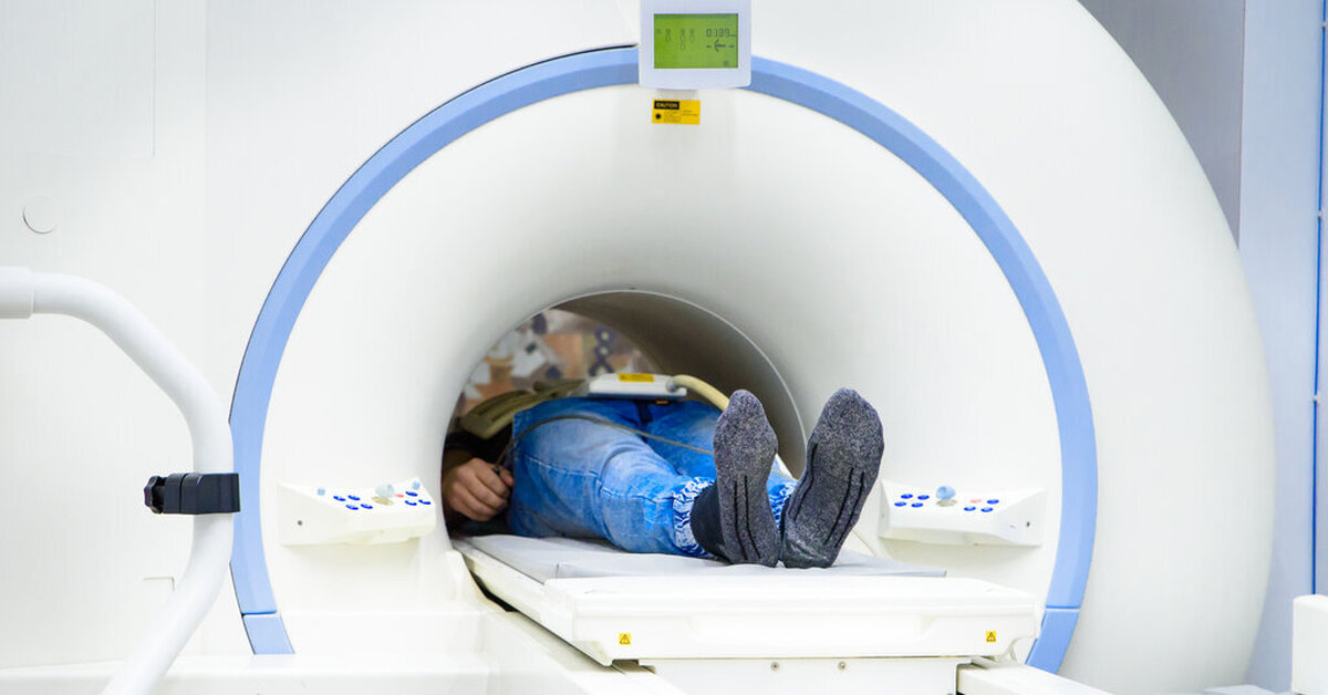 Мрт головного мозга в центре. Магнитно-резонансный томограф Tomikon BMT 1100. Медицинский институт Березина Сергея, центр мрт-диагностики. Аппараты мрт МИБС. Полуоткрытый мрт томограф 1.5 Тесла.