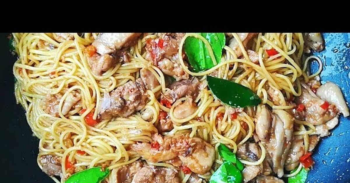 Жареная лапша с курицей по-китайски | Пикабу