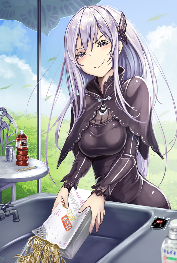 Заваривает лапшу