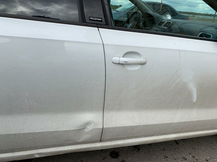 Самокат Whoosh влетел в автомобиль жены, денег на возмещение ущерба взять не с кого. Концы в воду