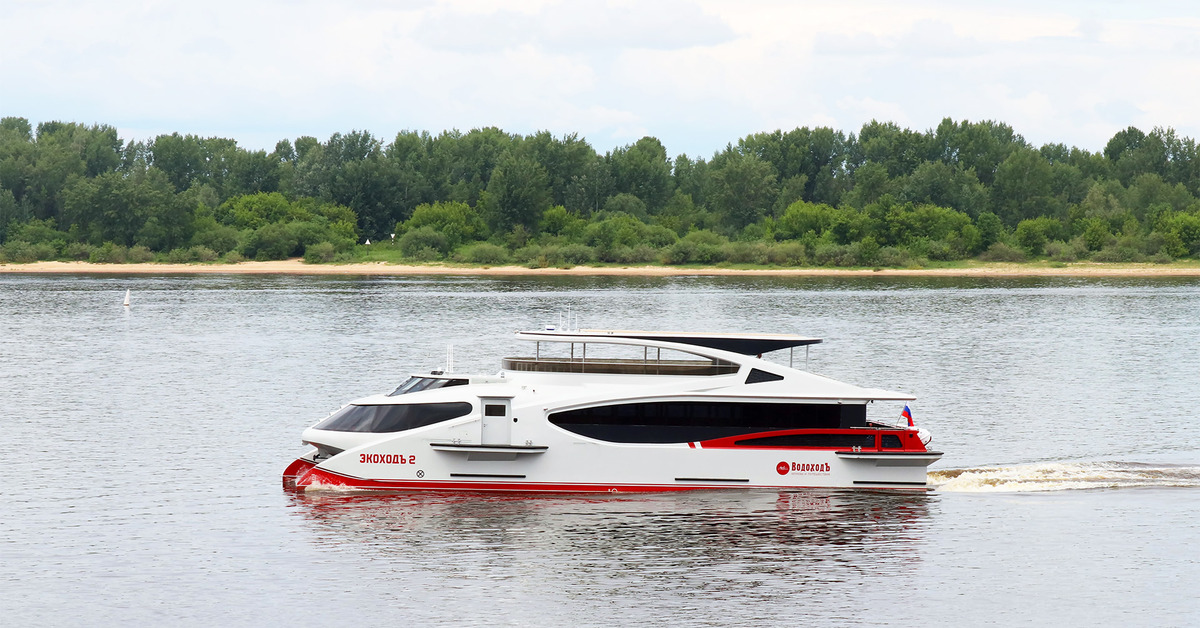 Экоход нижний новгород. Экоход катамаран. Электрический катамаран «ECOCRUISER». Скоростной двухпалубный катамаран. Экоход катамаран в Нижнем Новгороде.