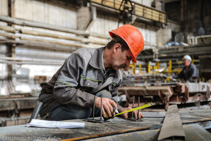 Из серии «Именно они делают Россию великой» / снято мной на Краснокамском заводе ЖБК