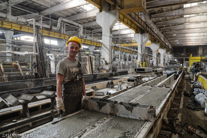 Из серии «Именно они делают Россию великой» / снято мной на Краснокамском заводе ЖБК