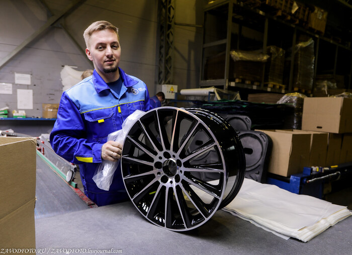 Из серии «Именно они делают Россию великой» / снято мной на Литейно-механическом заводе СКАД