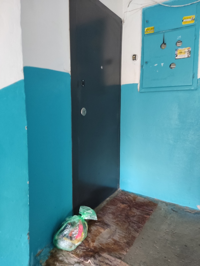 Мусор у двери! | Пикабу