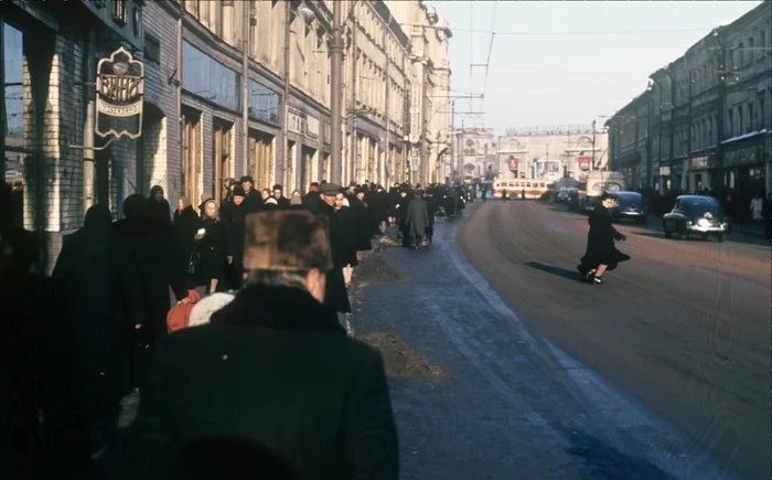 В объективе американского шпиона. Уникальные цветные фотографии Москвы 1950-х СССР, Москва, Историческое фото, Длиннопост, 50-е В объективе американского шпиона. Уникальные цветные фотографии Москвы 1950-х СССР, Москва, Историческое фото, Длиннопост, 50-е