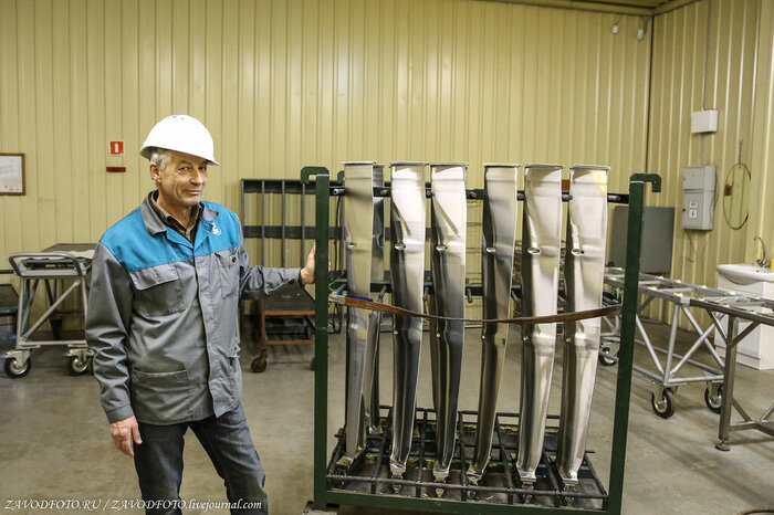 Из серии «Именно они делают Россию великой» / снято мной на Производственном комплексе «Завод турбинных лопаток»