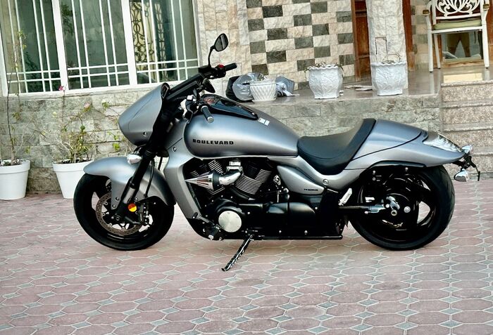 � ���� ����.                                                ������ Suzuki �109R Boulevard