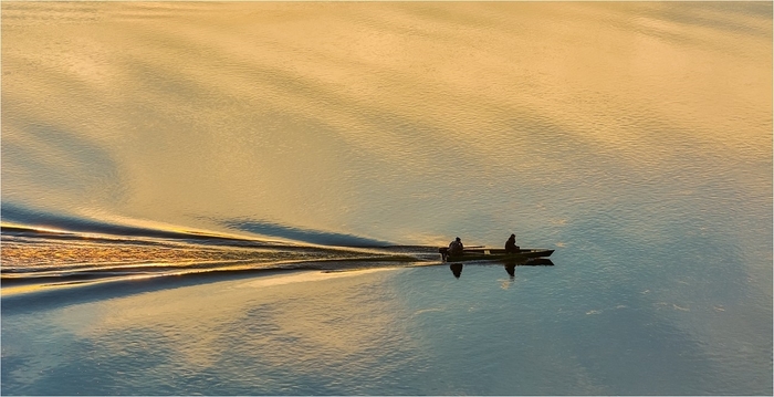 Рассечение водной глади