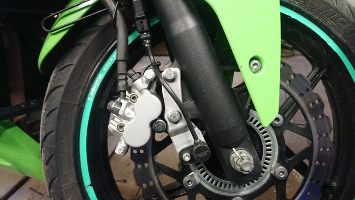 Установка ABS на мотоцикл kawasaki ninja 250R - пятничное моё Самоделки, Своими руками, Ремонт авто, Электроника, Мото, Видео, YouTube, Длиннопост, Антиблокировочная система