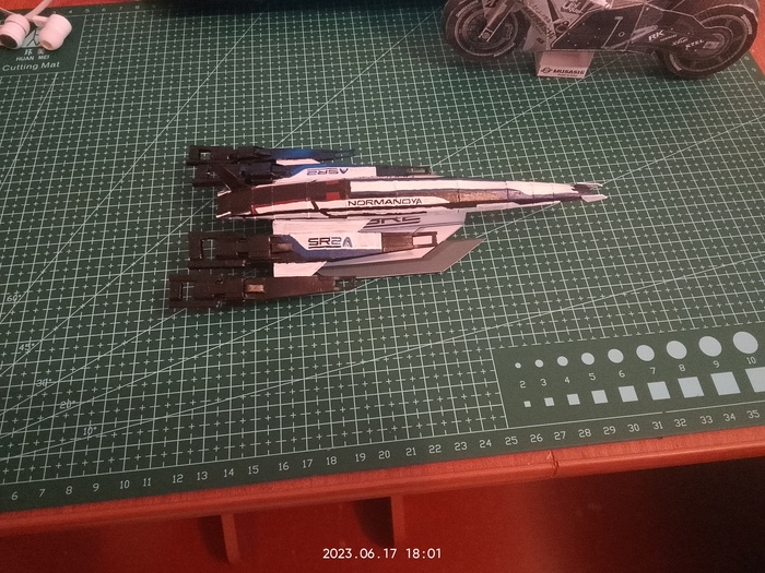 Normandy SR2 Papercraft, Mass Effect
