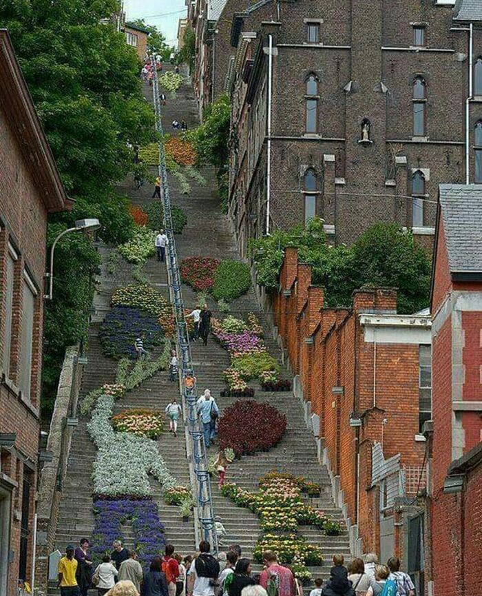 Montagne de Bueren, лестница в 374 ступени в Льеже