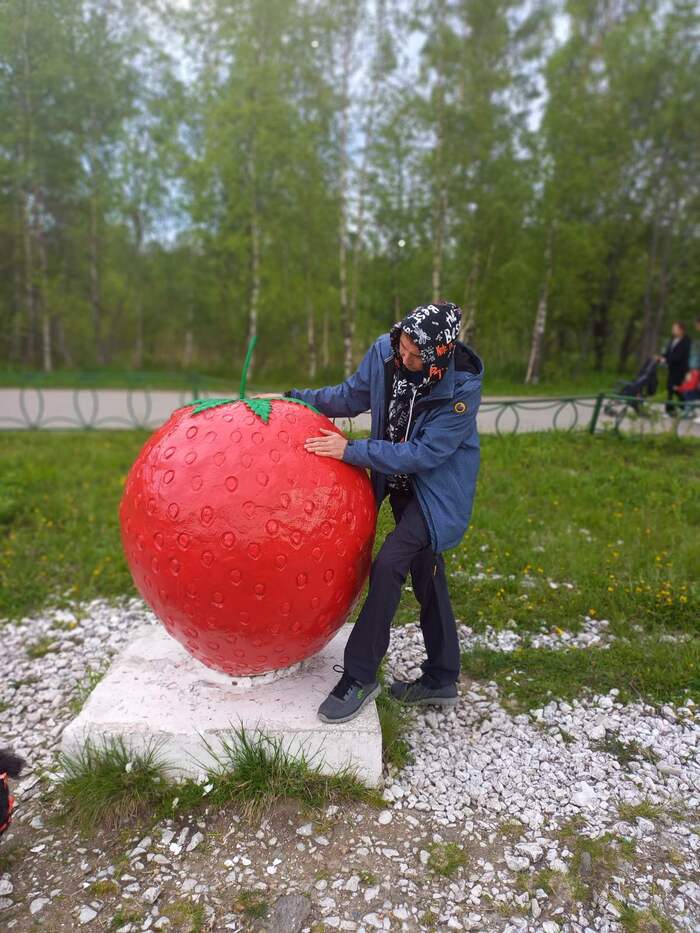 Когда в первый раз залез в Клубничку на Пикабу