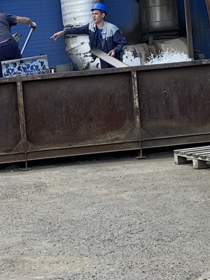 На работе, на волне постов