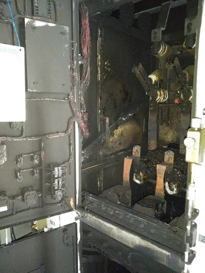 В волне работ . Дежурный электромонтер оперативно выездной бригады ...