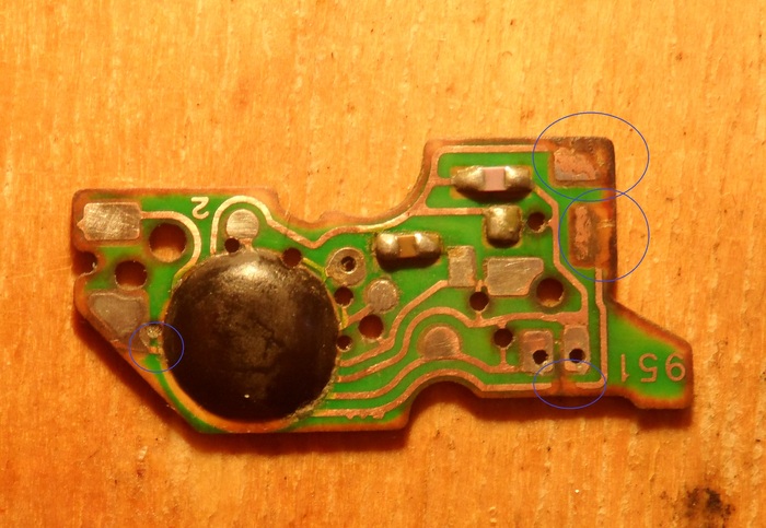 Что будет если в часах забыть батарейку | Пикабу