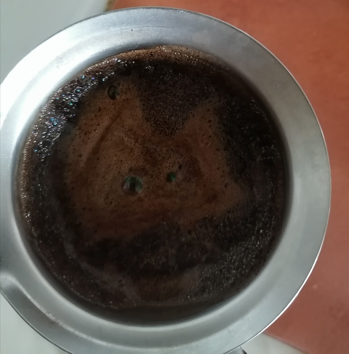 Что, Наташ, кофе пьёшь? Парейдолия, Показалось, Кот, Кофе, Рисунок на кофе