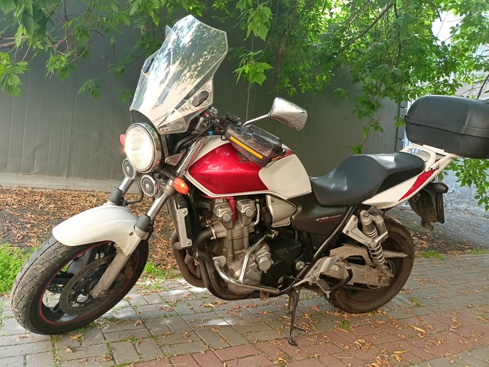  . Honda CB1300