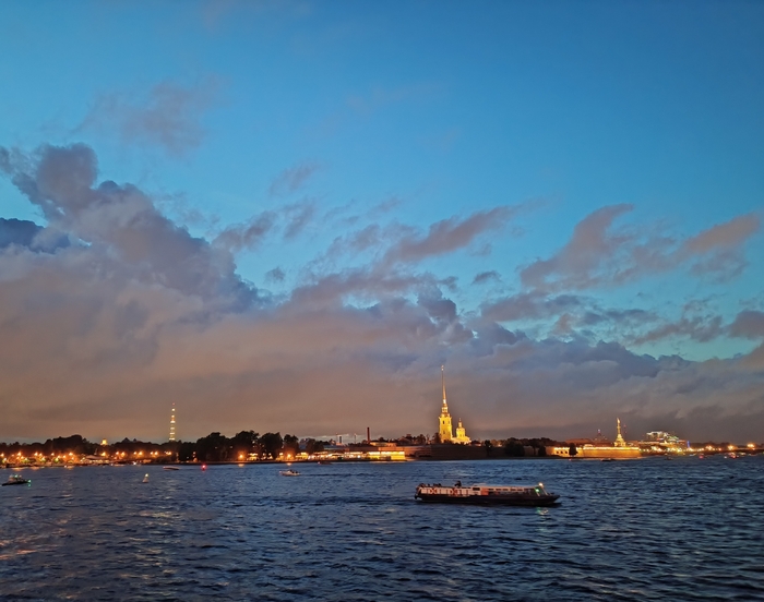 Петербург, ночь, небо...