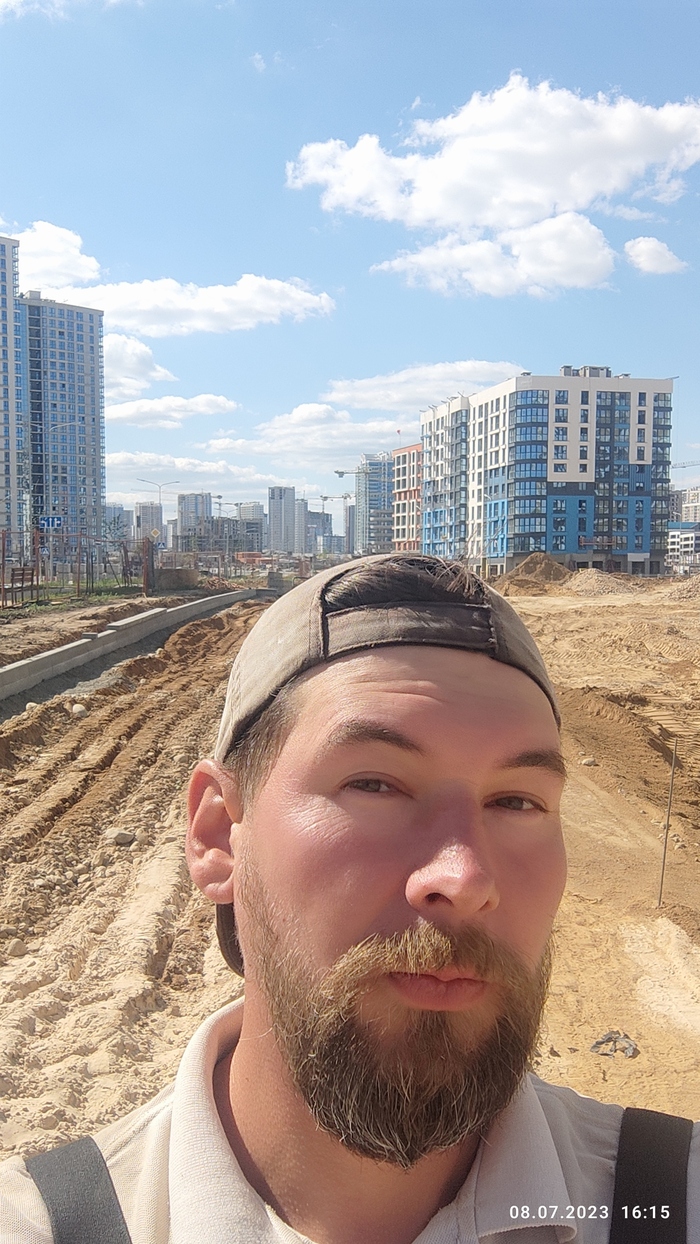 МонтажникРаботаю монтажником внешних трубопроводов иногда строим ...