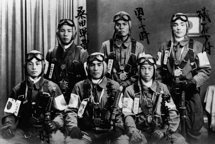 Камикадзе Военная история, Война, Япония, Вторая мировая война, Камикадзе, Самолет, Авиация, Военная техника, Политика, ВМС, ВМФ, Пилот, Тихоокеанский флот, Морская авиация, США, Тихий океан, Длиннопост