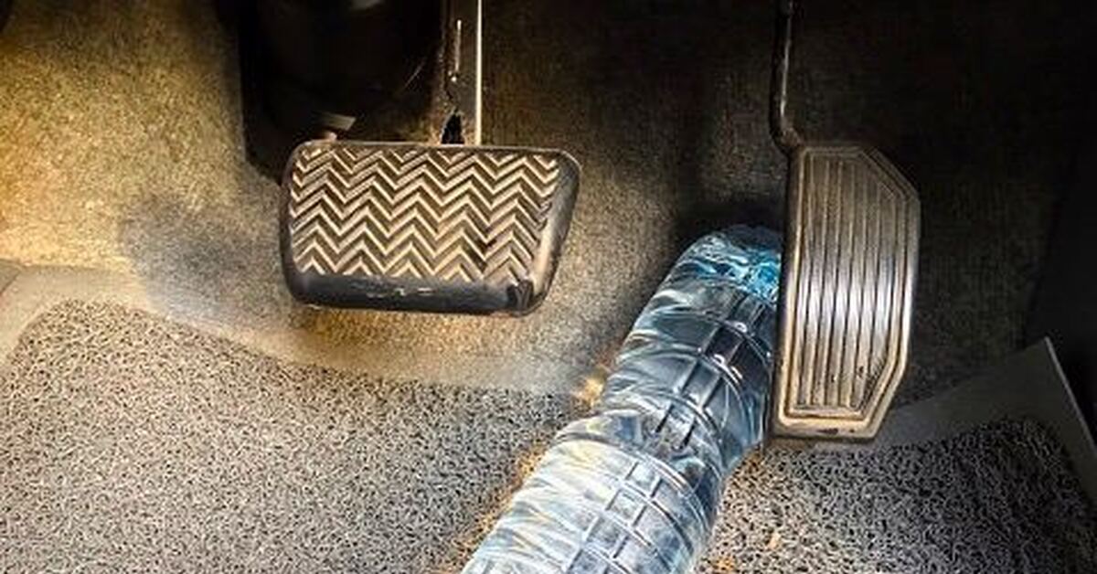 Вещи под сиденьем | Пикабу