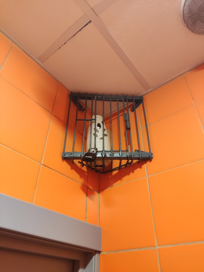 В туалете Додо пиццы в Вологде...