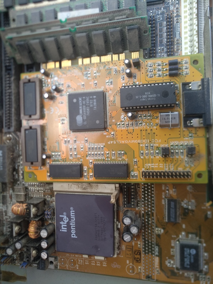 Чего только на чердаке дачи не найдется...