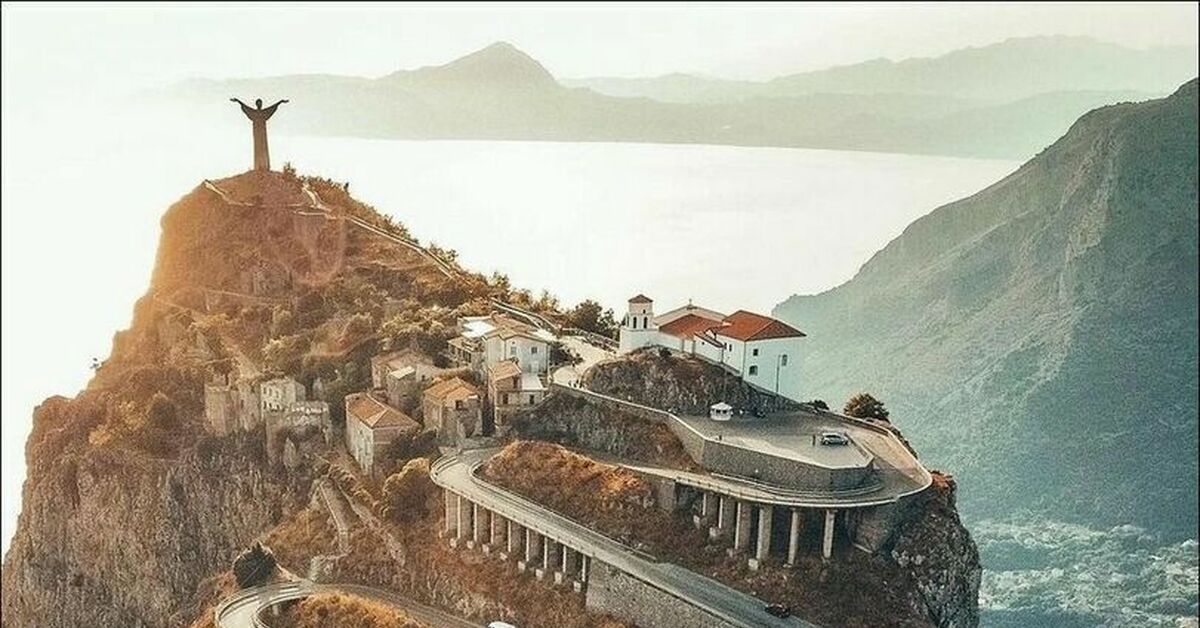 Статуя Христа-избавителя (Маратея, Италия) | Пикабу