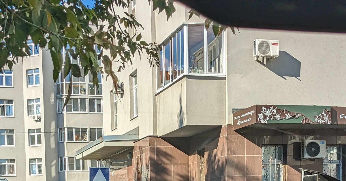 Зачем мне эти грузчики, я сам все перевезу, у меня лифтбэк | Пикабу