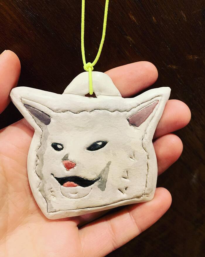 Авторский контент? Мемный кот из глины, например