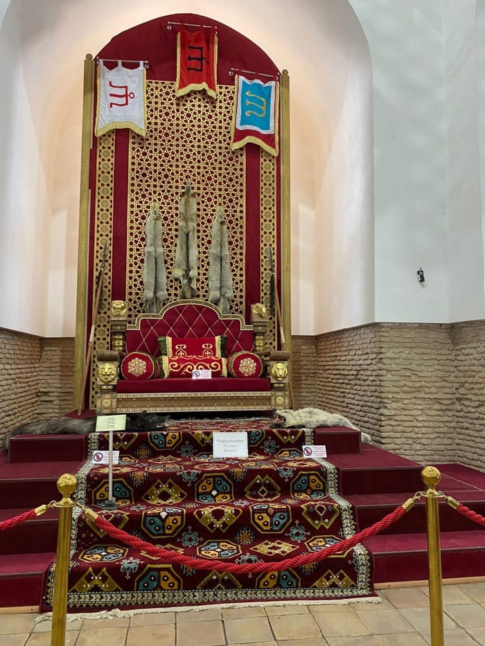 Реконструкция трона Касым хана (1445-1522)