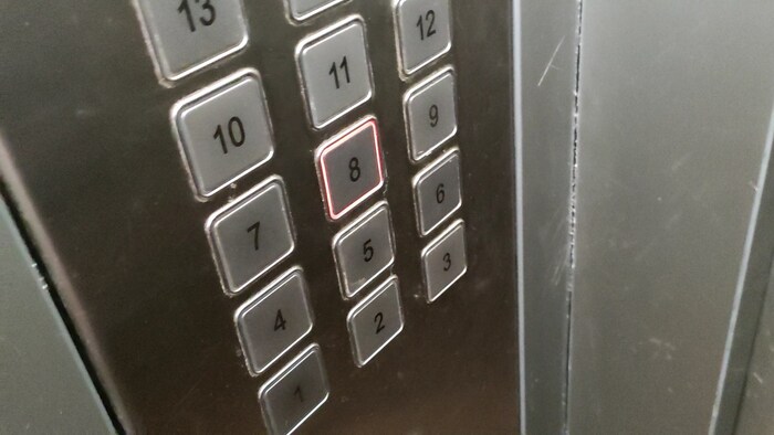 Сначала начинал с 4, проверяю нумерацию квартир, затем 8, далее до победного конца