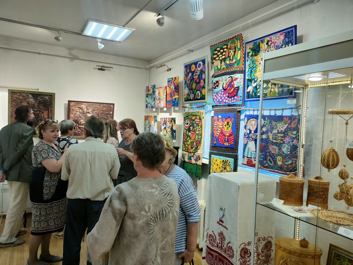 Четыре панно выставлены на выставке.. с 24.08.23-24.09.23. Приглашаю на выставку замечательных работ