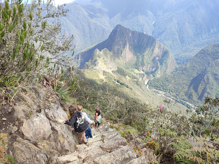 Агуас-Кальентес - волшебный город, куда нет дорог, и где живут гигантские бабочки Перу, Мачу-пикчу, Южная Америка, Латинская Америка, Лама, Длиннопост, Фотография