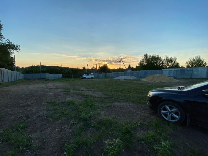 Почти дошили забор