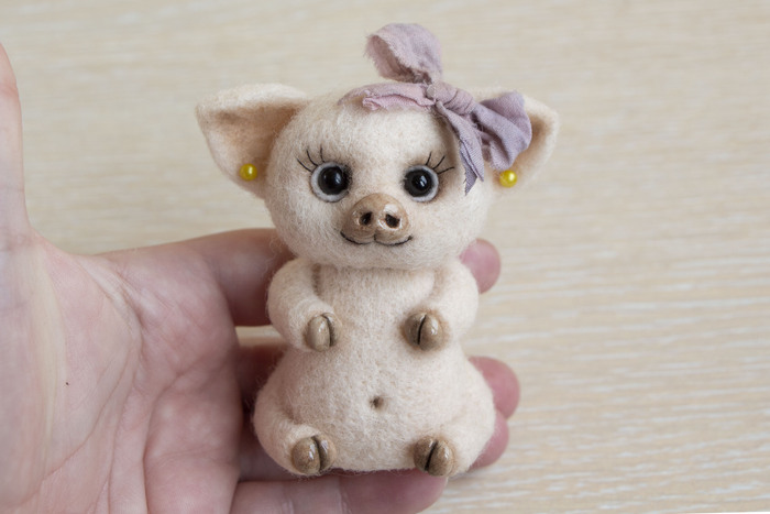 По итогу заказчик попросил ещё добавить "золотые" серьги, получилось прям очень женственно)