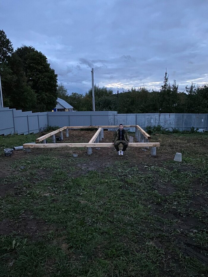 Сваи залиты, примеряем брусы