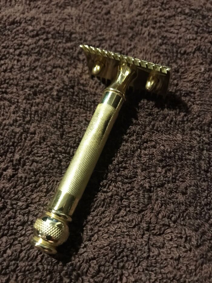 Вот теперь столетний ветеран бритвенный действий снова готов в бой!