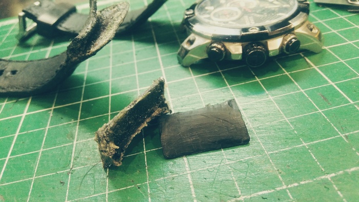 ...вот зачем ЗАЛИВАТЬ клеем, ремешок в месте крепления его к часам? Еле снял Ремешок.