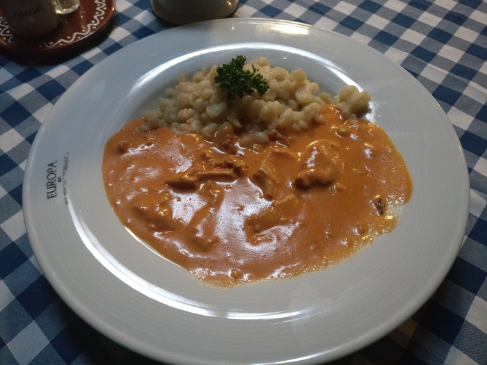 Мясо в соусе с галушками, вкуснотаааа